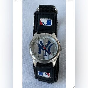 2006 Gametime New York Yankees Watch Self Fastening Band-Untested